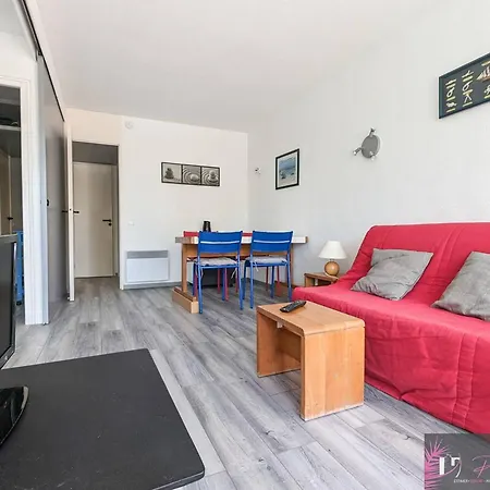 T2 Meuble Avec Parking A 200m De La - Fr-1-825-18 *