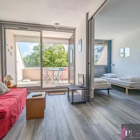 T2 Meuble Avec Parking A 200m De La - Fr-1-825-18 La Rochelle (Charente-Maritime)